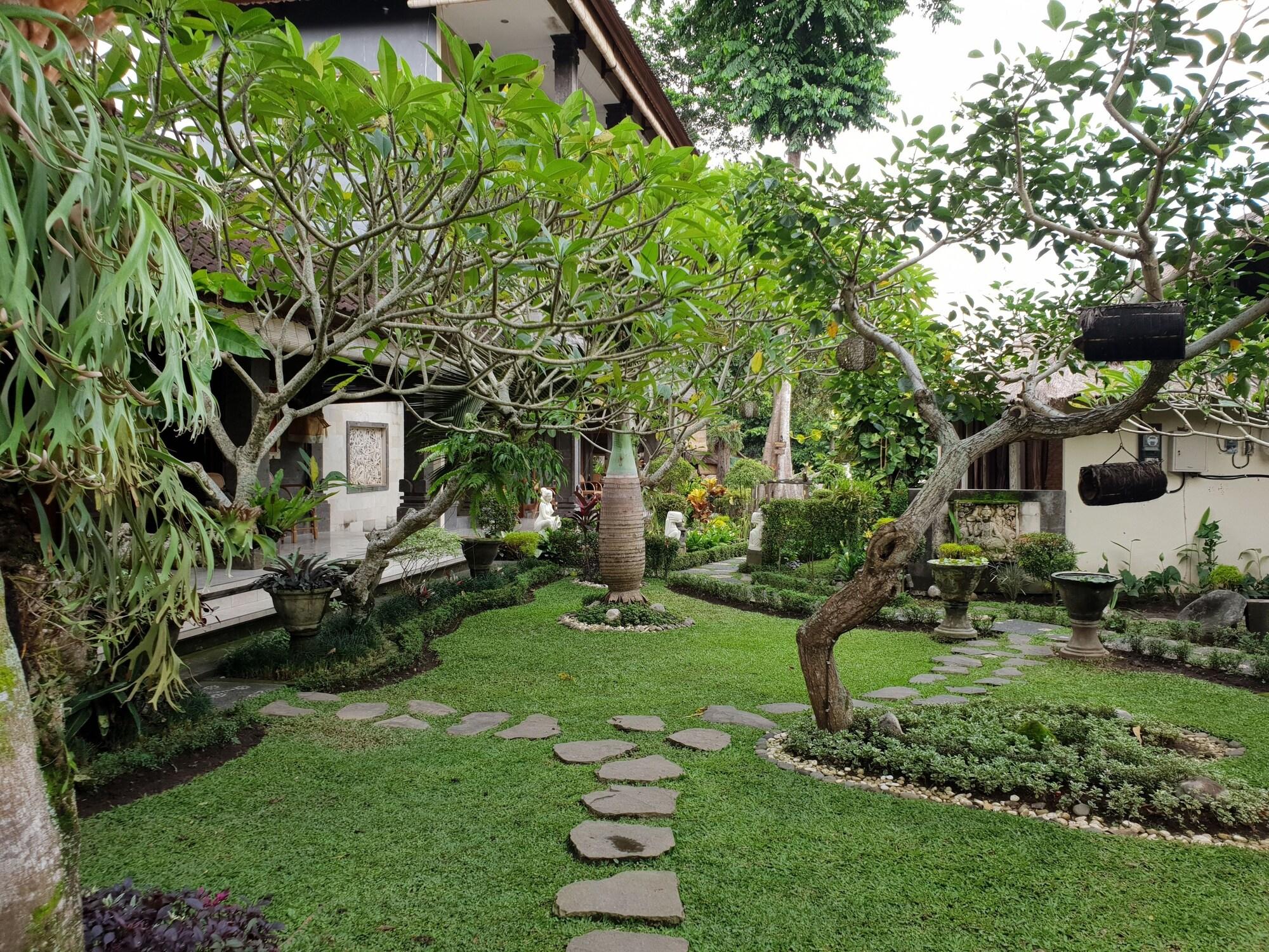 Отель Liyer House Lodtunduh Экстерьер фото