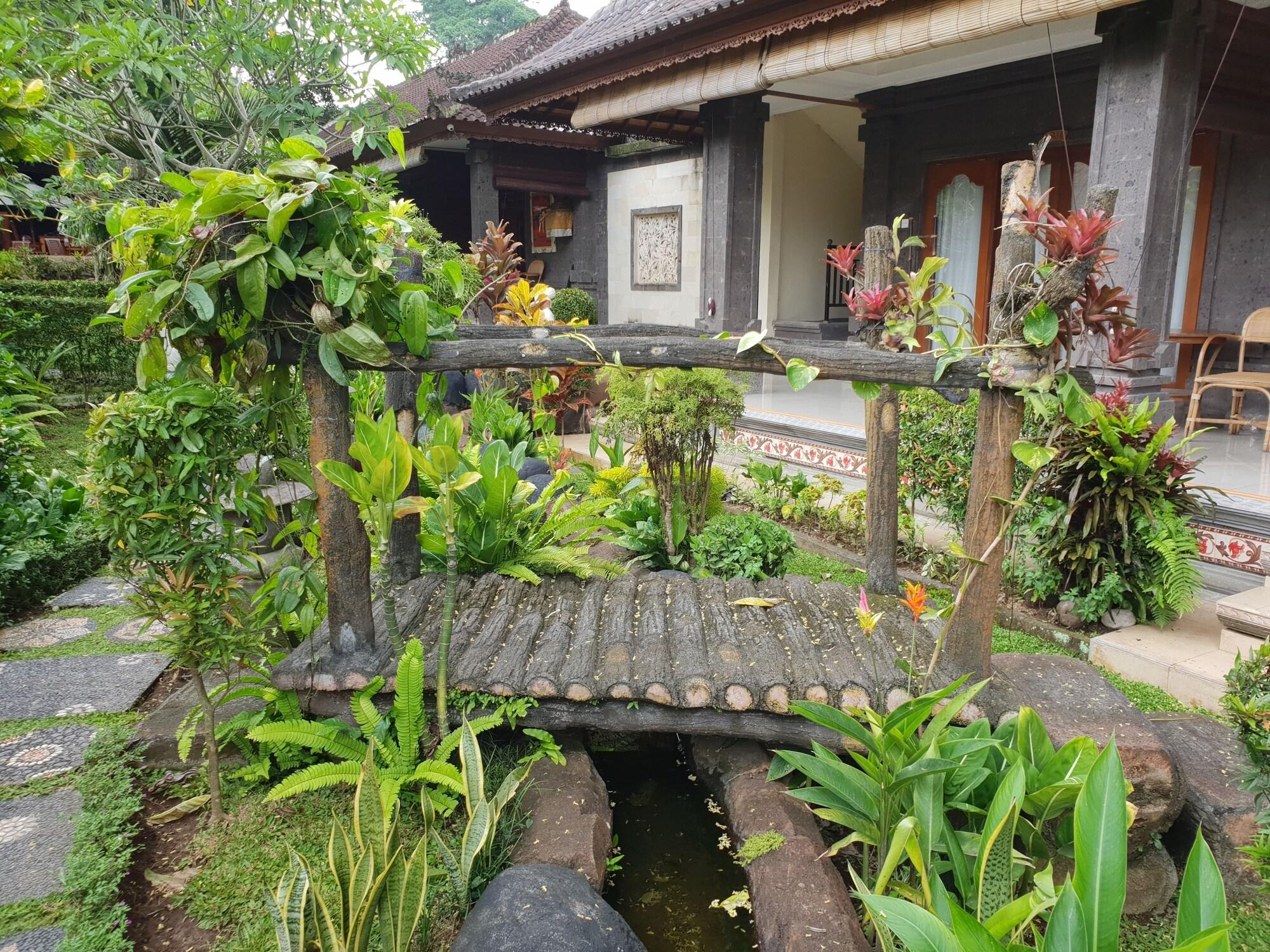 Отель Liyer House Lodtunduh Экстерьер фото